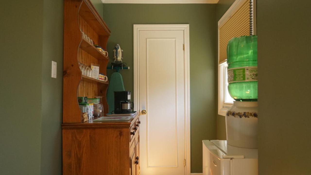 Abacot Hall Bed & Breakfast Ниагара-он-те-Лейк Экстерьер фото